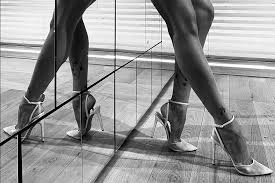 High Heel Dance: Eine Elegante Form der Tanzkunst